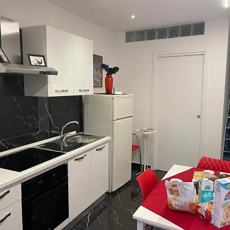 Lux House Airport Πανσιόν *