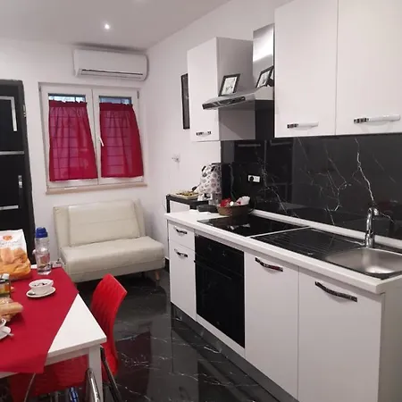 Lux House Airport * Neapol