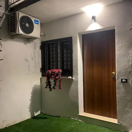 Lux House Airport Πανσιόν *