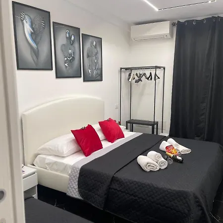 Lux House Airport Guest house