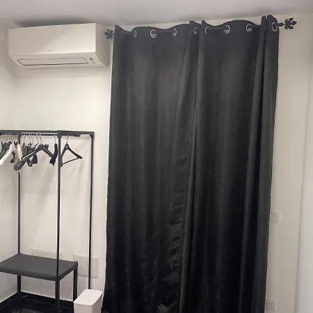 Lux House Airport Guest house *