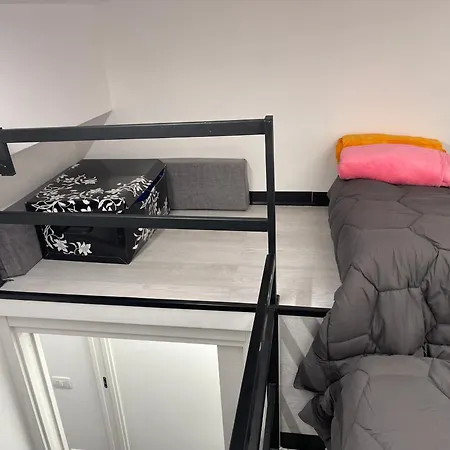 Lux House Airport Penzion