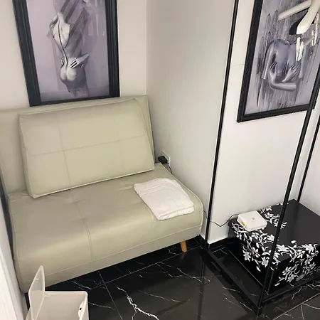 Lux House Airport * Νάπολη