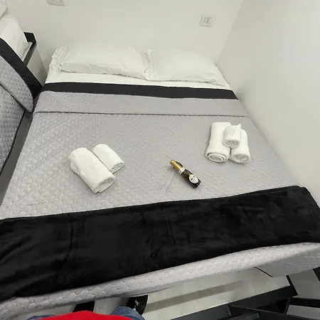 Lux House Airport Neapol