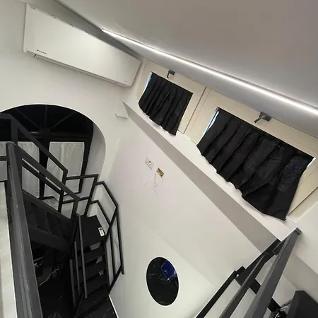 Lux House Airport Guest house