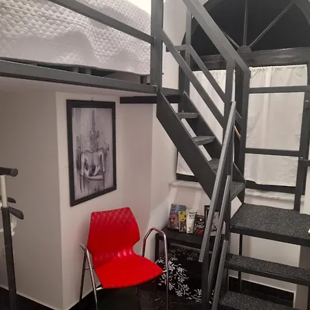 Lux House Airport Πανσιόν