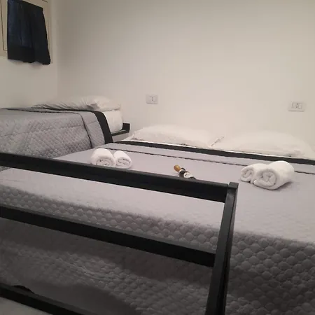 Lux House Airport Guest house Naples
