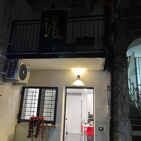 Lux House Airport Guest house