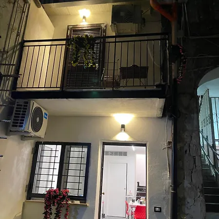 Lux House Airport Guest house