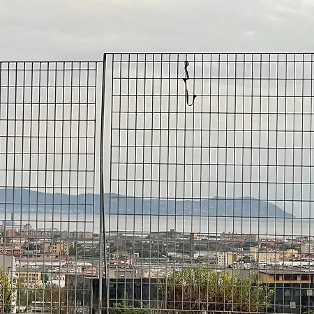 Lux House Airport Πανσιόν