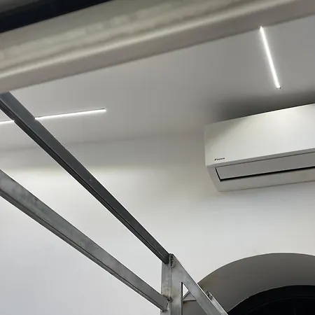 Lux House Airport Πανσιόν