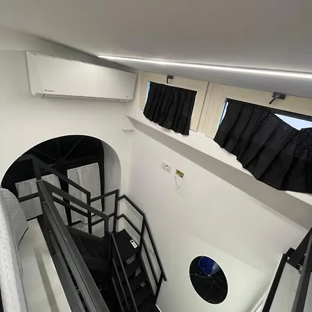 Lux House Airport ゲストハウス *