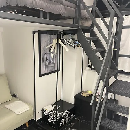 Lux House Airport Неаполь